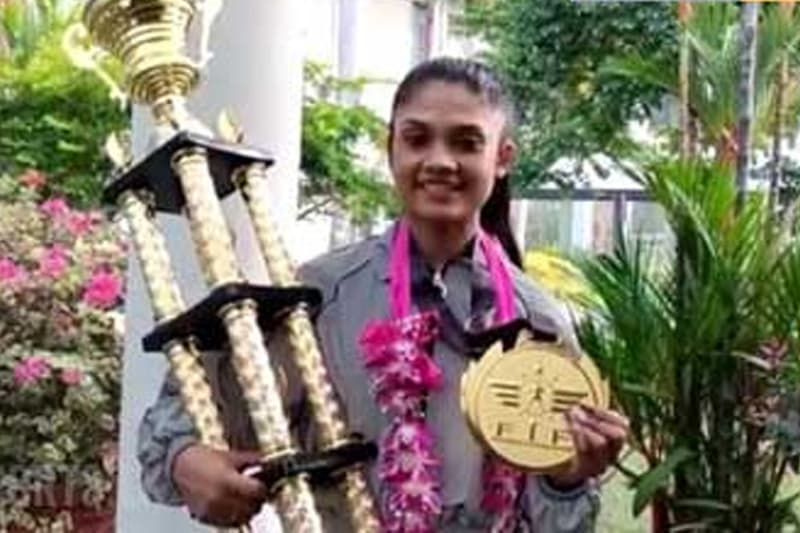 කායවර්ධන ලෝක ශූරතාව දිනු හෂිනි හේවගේ දිවයිනට