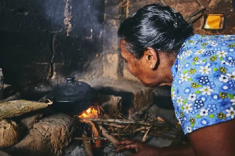 රදීෂ්වරී, විමලාවතී, මල්ලිකාවතී සහ සුලේහා උම්මා : එකම පන්තියක ගෘහමූලික ගැහැනු! -(මොහොමඩ් ආසික්)