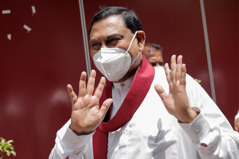 බැසිල් ඩුබායි යයි