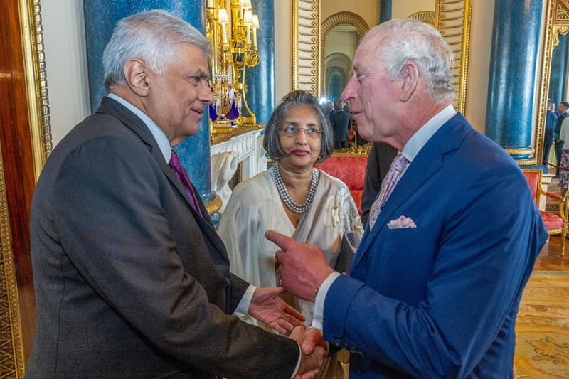 ජනාධිපති වික්රමසිංහට තුන්වෙනි චාල්ස් රජු හමුවීම - (චන්ද්රසිරි සෙනෙවිරත්න)