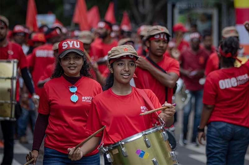 ටවුම්-හෝලාගමනය : (ආචාර්ය උදන් ප්රනාන්දු)
