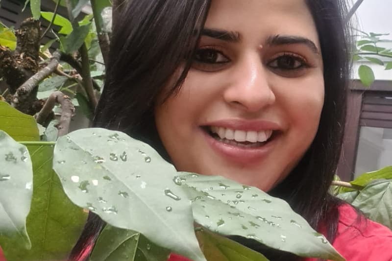 තිළිණි ප්රියමාලි කැමතිම ගහ මගුල් කරඳ ලු