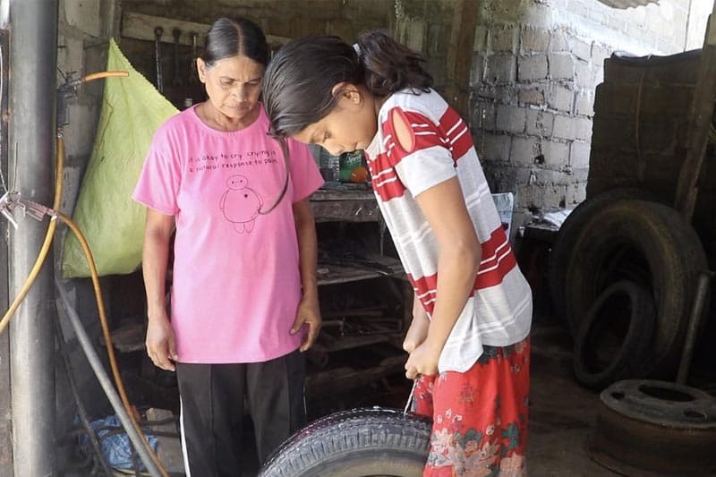 'අතපය හයිය නැතත් හිත හයිය නම් ඕන ගමනක් යන්න පුළුවන් අපිට'- (වීඩියෝ)