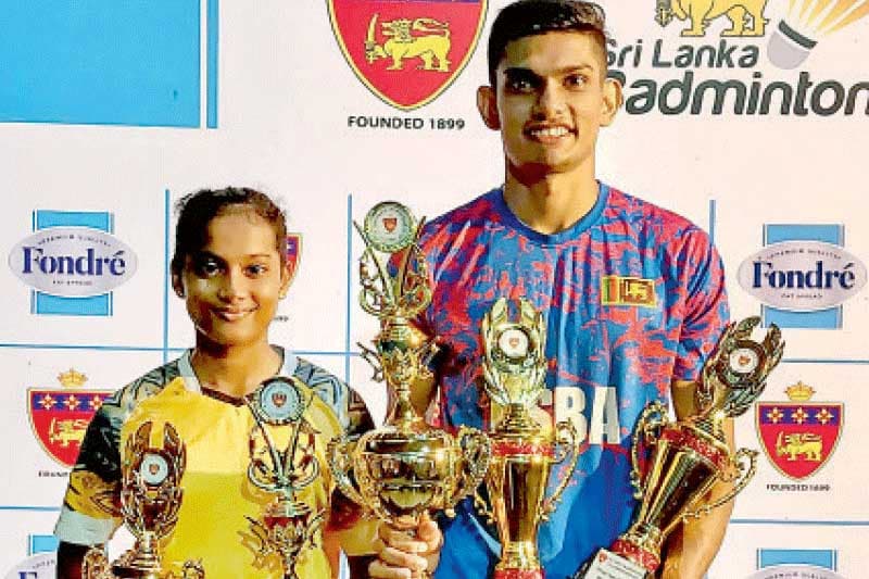 බුවනෙක හා වරංගනාට බැඩ්මින්ටන් ශූරතා
