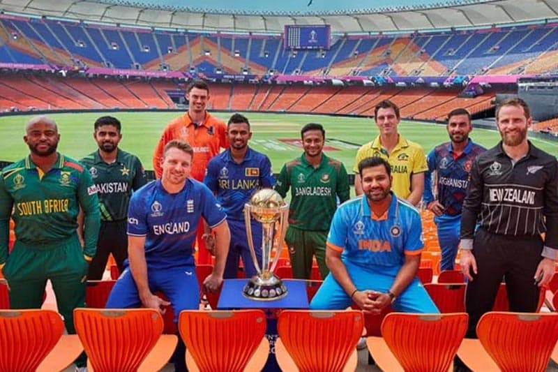 එක්දින ක්රිකට් පිටියේ මංගල්යය - ශූරයෝ සහ අනු ශූරයෝ අද සටන අරඹති