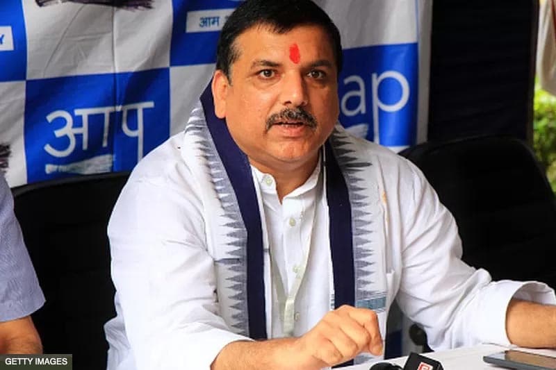 දුෂණ චෝදනා ලැබූ ඉන්දීය විපක්ෂ මන්ත්රීවරයෙක්ගේ නිවස වටලයි