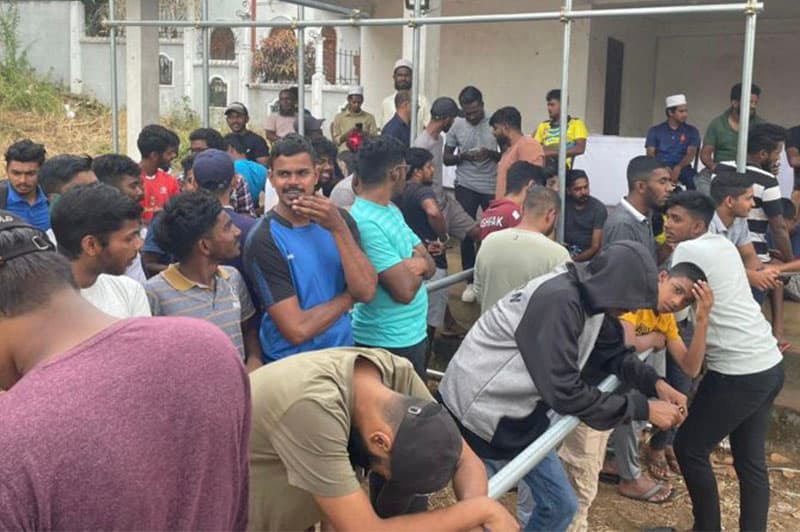 ඉන්දු-පකිස්ථාන තරඟය : අවම ප්රවේශපත්ර මිල පහළ දැමීමට සිදුවුයේ ඇයි?