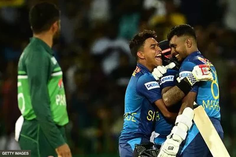 ලංකාවේ ජය සහ පකිස්ථානයේ පරාජය අවසන් පන්දුවෙන් තීරණය වු තියුණු සටන