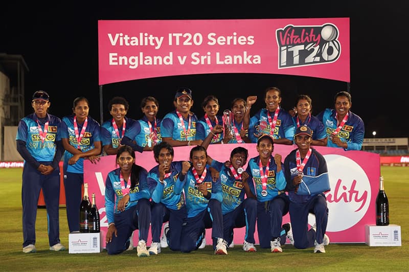 ශ්රී ලංකා ක්රීඩිකාවන් ක්රිකට් ඉතිහාසය අලුත් කරයි