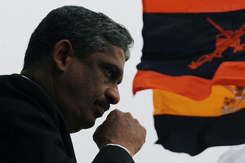 අහම්බයක වාසනාව නැති සරත් ෆොන්සේකා - (ගාමිණී වියන්ගොඩ)