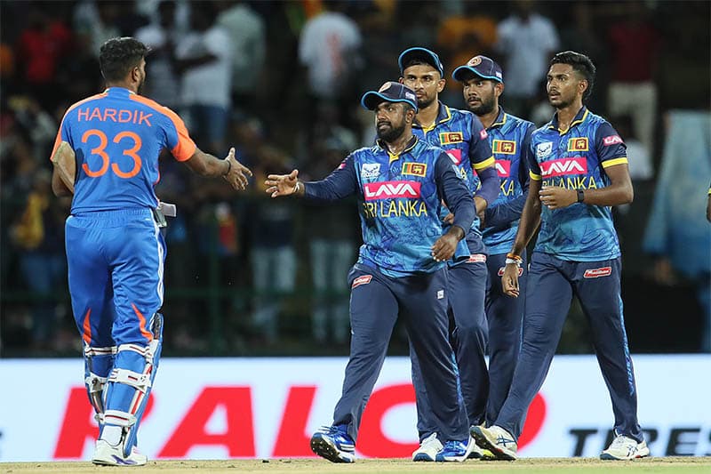 ඉන්දියා දඟ පන්දු ප්රහාරය හමුවේ අසරණ වෙමින් ශ්රී ලංකාව දෙවැනි පරාජයත් ලබයි