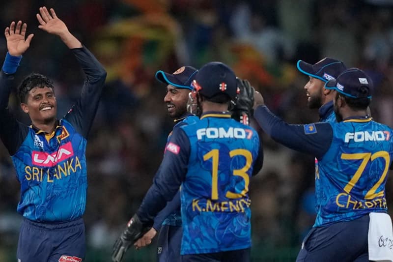 ශ්රී ලංකාවට සුපිරි ජයක්