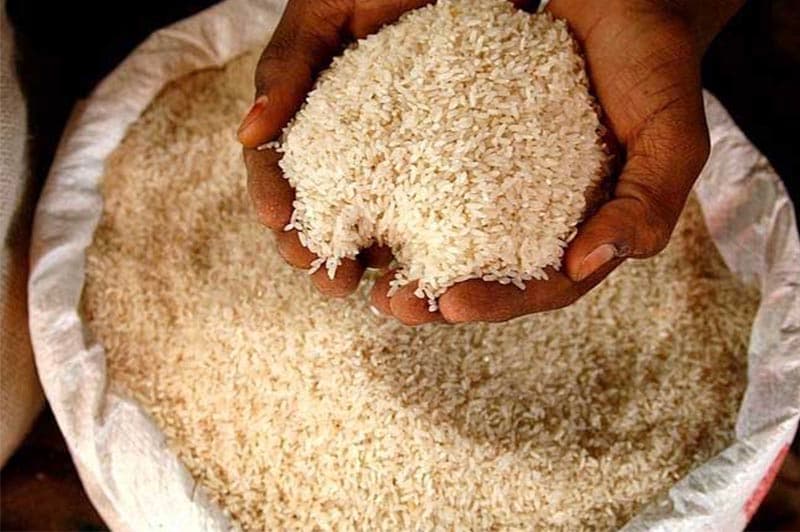 නාඩු සහල් මුල් කොට ජනතාව ගෝරනාඩු නොනැඟීමට නම්.. - (සුනිල් කන්නන්ගර)