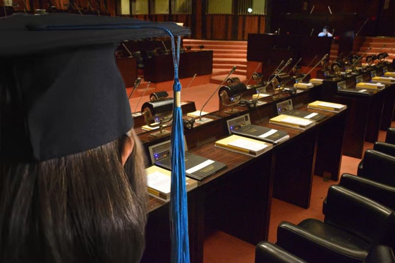 උගතුන් පාර්ලිමේන්තුවට යැවීම