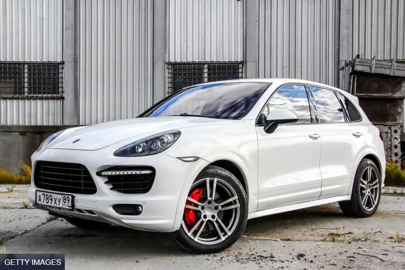 රට ම කතාවෙන Porsche රථය: අධිසුඛෝපභෝගී රථයක් යනු කුමක් ද?