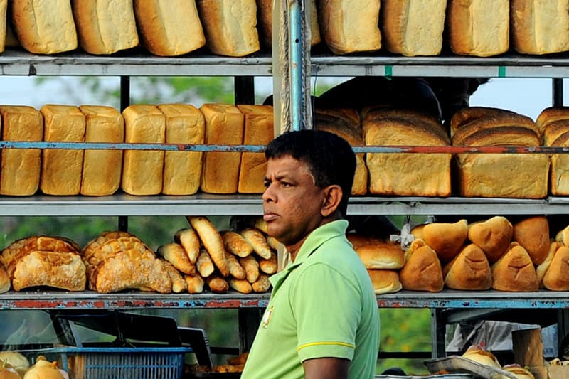 බිත්තර මිල අඩුවෙලත් බිත්තර ආප්ප, රොටී, කොත්තු මිල අඩු කරන්න බැරි ද? - (රේණුකා දමයන්ති ගමගේ)
