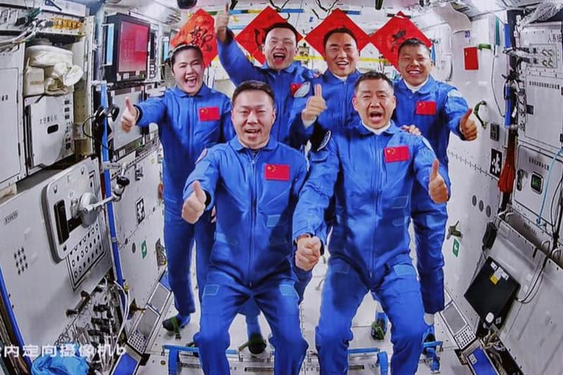 චීනයේ Shenzhou-20 අභ්යවකාශ යානය සාර්ථකව දියත් කෙරේ