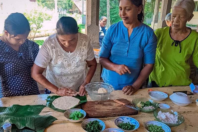 ආහාර වෙනුවට බෙහෙත් පෙති ගන්නා ජනතාව යළි ආහාරවලට නැඹුරු කරන වැඩපිළිවෙළක් | ඉන්දු පෙරේරා