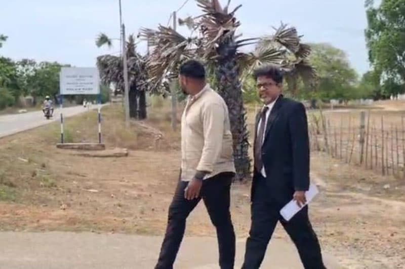 දෙමළ මාධ්යවේදී කුමනන්ගෙන් ත්රස්ත පොලිසිය පැය හයක් තිස්සේ ඇහුවේ මොනවාද?