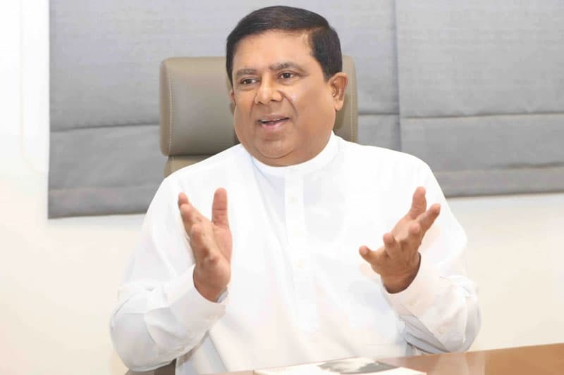 'මං වාහන පර්මිට් එක විකුණලා මිනිස්සුන්ට සල්ලි බෙදපු මිනිහෙක්' - වජිර කියයි