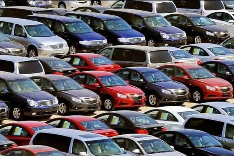 ඇනවුම් කළ වාහන ගන්න පාරිභෝගිකයන්ට මුදල් නැහැ