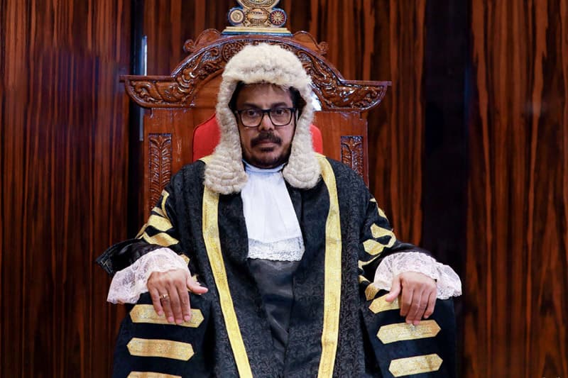 හිටපු කතානායකගේ මූලික අයිතිවාසිකම් කඩ වූයේ පාර්ලීමේන්තුව තුළින් ම ද? | ජනක බෝකුඹුර