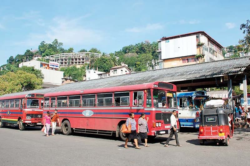 නව බස් රථ දහසකින් ප්රවාහන ගැටලුව විසඳිය හැකි ද...? - ධනනාත් ප්රනාන්දු