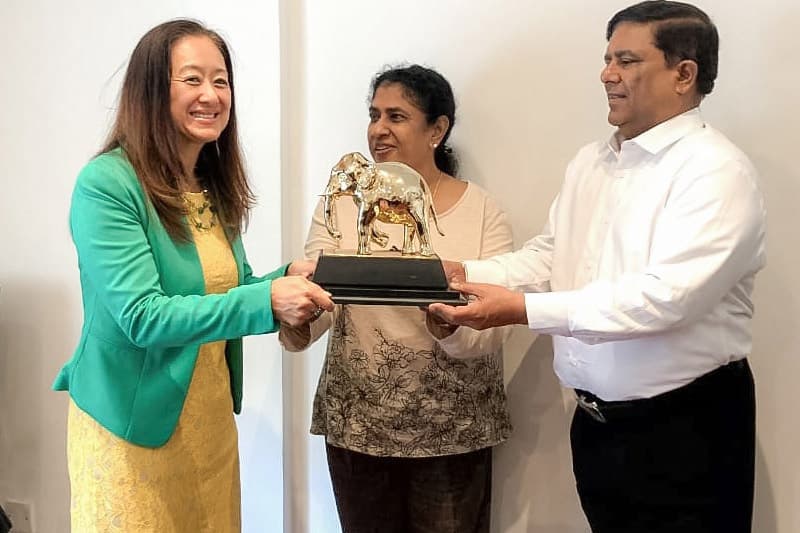 ඇමරිකානු තනාපතිනිය 'සිරිකොත' එජාප මුලස්ථානයට යයි