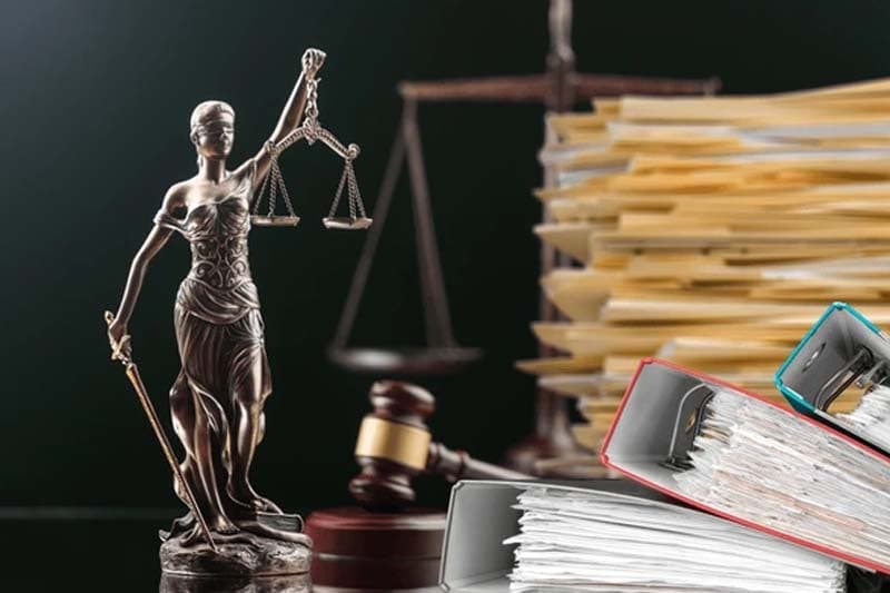 මේ වසරේ මුල් මාස 10 තුළ නීතිපතිගෙන් අධිචෝදනා 900 ක් .!!!