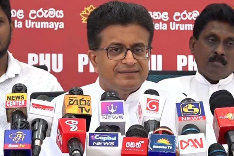 දූෂණ හෙළි කළ පොලිස් ලොක්කාට දඬුවම් - ගම්මන්පිල කියයි