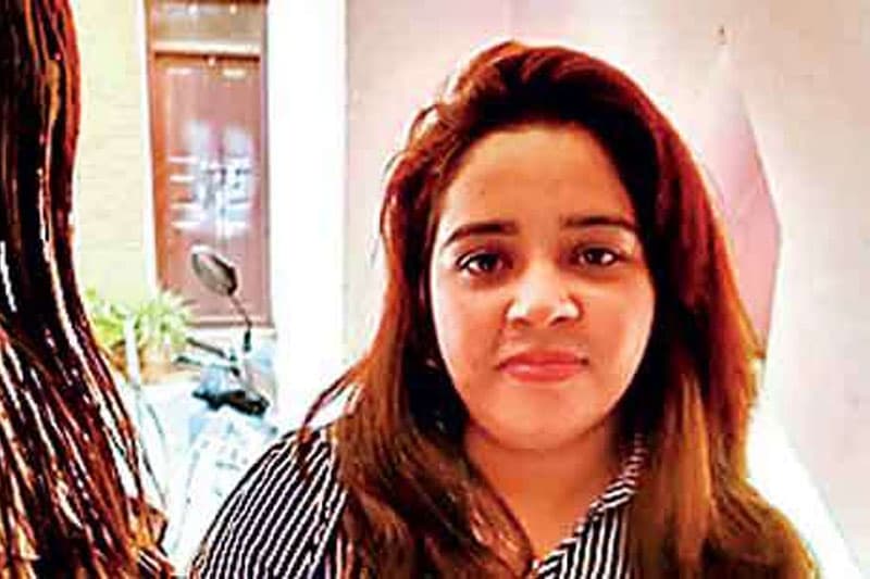 ඉෂාරාගේ පාපොච්චාරණයෙන් පහක් අල්ලයි