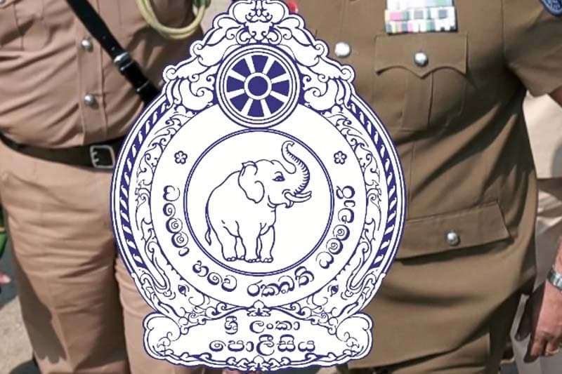 පොලිසියේ ඉහළ පුටු පෙරෙලෙයි ?