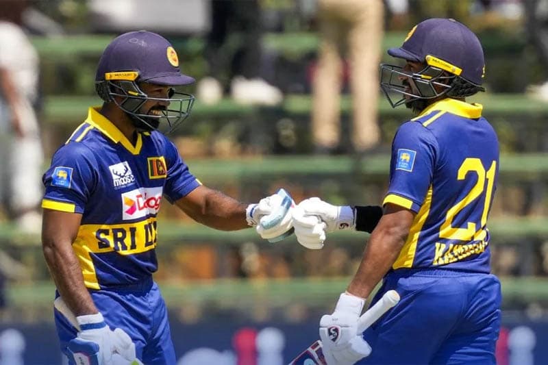 සිම්බාබ්වේ සමග තරගාවලියේ ජය ශ්රී ලංකාවට