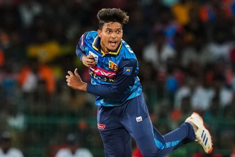 පියාගේ මරණයෙන් දුක්වන වෙල්ලාලගේ අද යළි ශ්රී ලංකා සංචිතයට