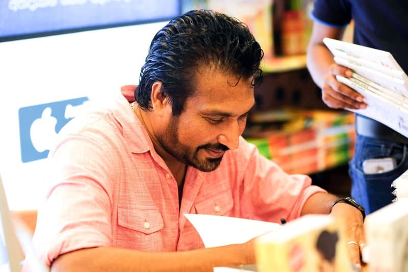 'ආදරය’ කියලා දෙයක් තියෙනවාද නැද්ද කියන එක මට තාම ප්රශ්නාර්ථ ලකුණක් - මොහාන් රාජ් මඩවල (video)
