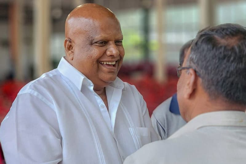 මතුගම ස.ජ.බ මන්ත්රීවරු නිවාස අඩස්සියේ - ජගත් විතානගේ මහ ගෙදර හිරගෙයක් වෙයි!