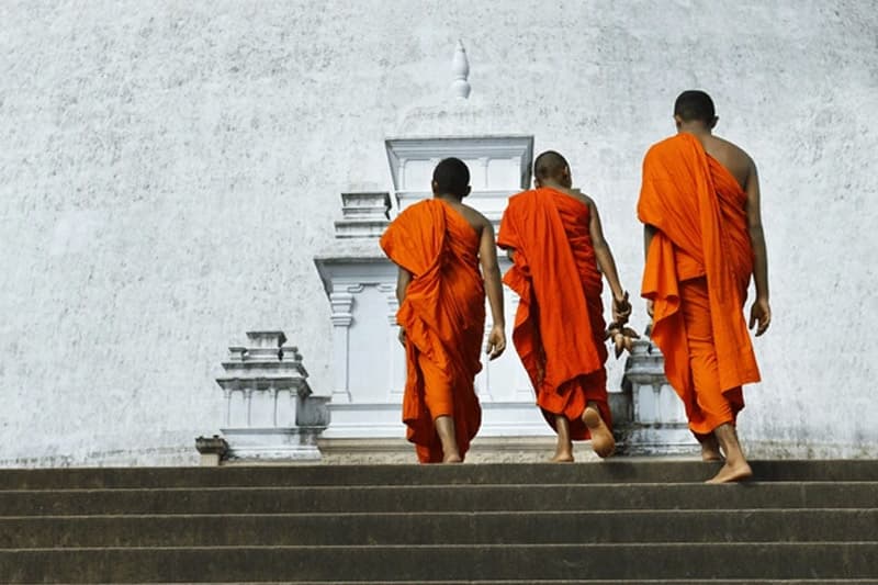 කොමියුනිස්ට්වාදය සහ බුදු දහම අතර සාම්යක් පවතී ද...?