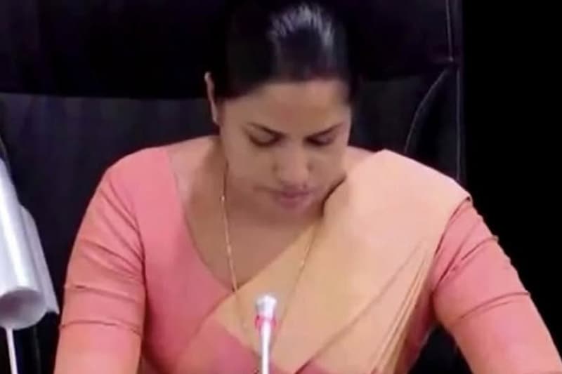 රහස් ඡන්දය; න්යායක් ද? 'දෙන ලද තත්ත්වයක් උඩ' ගනු ලබන තීරණයක් ද? | Uvindu Kurukulasuriya