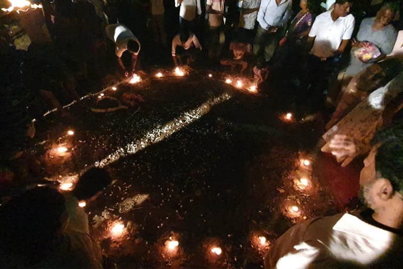 හත් මාසයකට කලින් ලැබුණු සමූහ සුසාන පැමිණිලි ගැන පොලිස් වාර්තා තවත් කල් යයි