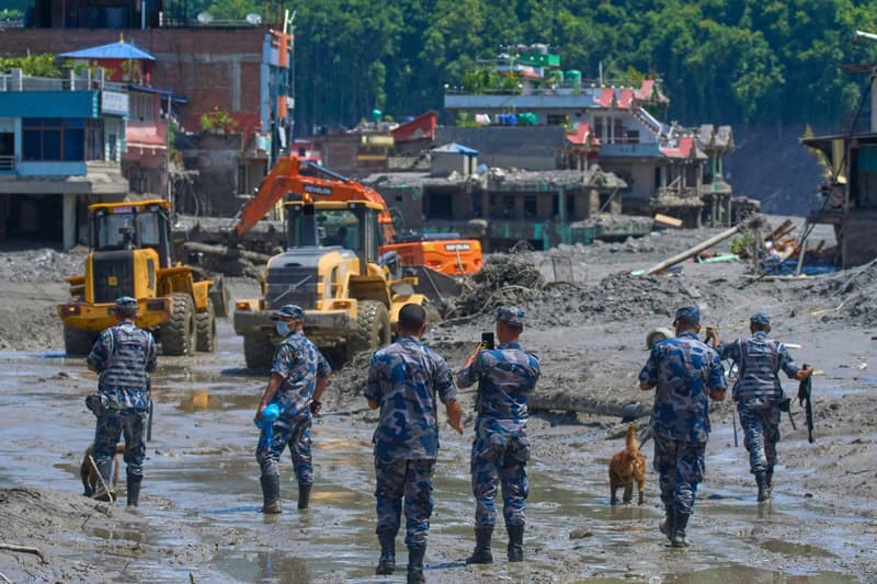 නේපාලයේ මරණ 400 ආසන්නයට: අතුරුදන් වූවන් සොයා මහා මෙහෙයුමක් | ලංකාවටත් එවැනි අවදානමක් තිබේද?