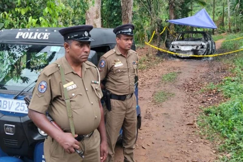 අකුරේගොඩ නීතිඥයා සහ බිරිඳ ඝාතන සිද්ධියට සැකකරුවන් 4ක් අත්අඩංගුවට