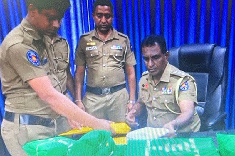 පිරමිඩ ජාවාරම් කළ චීන ජාතිකයන් 16ක් අත්අඩංගුවට
