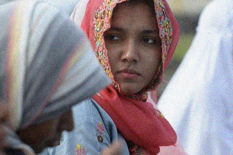 මුස්ලිම් කතුන් දෙස අමුතු ඇසකින් බලන්නේ ඇයි?