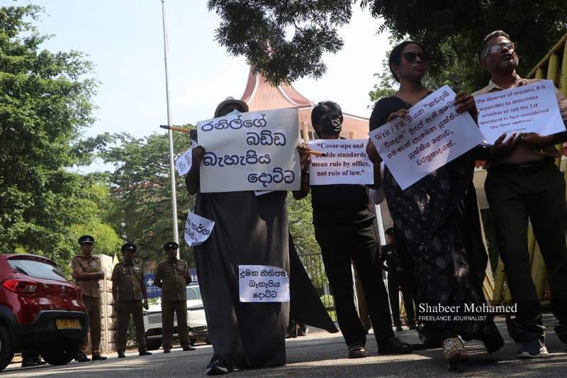 'අනුරගේ බඩ්ඩ'ට එරෙහි ආර්.එස්. වික්රමසිංහ නඩු විභාගය අතර......?