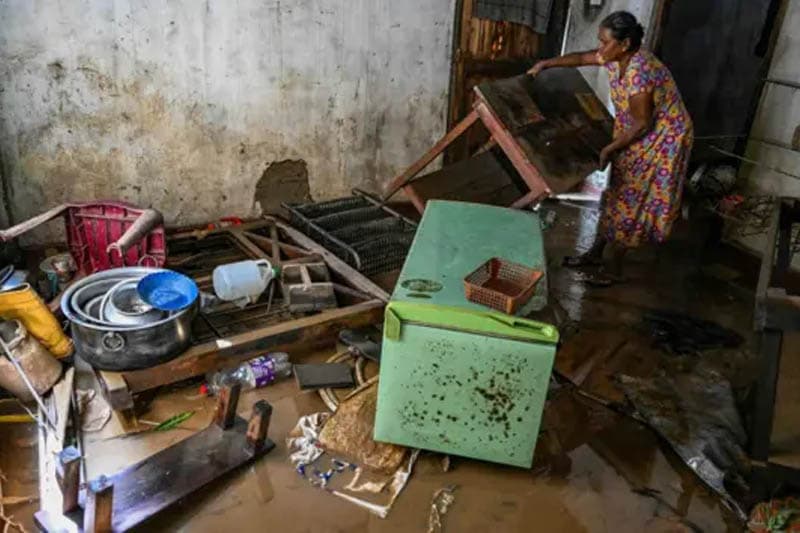 ලක්ෂ පහේ ආපදා වන්දි රාජකාරිවලින් ග්රාම නිලධාරීහු ඉවත් වෙති !