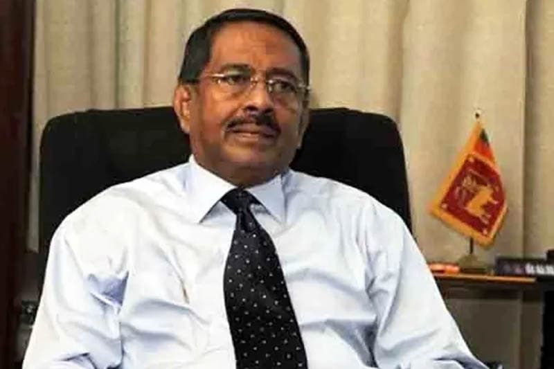 ගිනි අවිය හිසට එල්ල වන අතරේත් පන්හිඳ බිම නොතැබූ මාධ්ය කලාවේ මහා පෞරුෂය