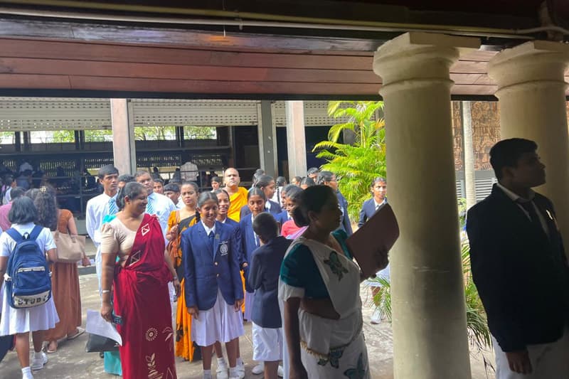 ලලිත් ඇතුලත්මුදලිගේ Oxford Union උරුමය වත්මන් AI යුගයට! - ලංකාවේ පාසල් විවාද සටන 'Beyond Mahapola' අද කොළඹ රාජකීය විද්යාලයෙන් ඇරඹෙයි