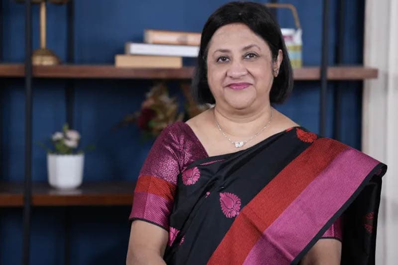 ඩිජිටල් පරිවර්තනය හරහා මෙරට මුල්ය ක්ෂේත්රයේ නව පිම්මක්: සේල්ස්ෆෝස් දකුණු ආසියානු ප්රධානී අරුන්ධතී භටාචාර්ය හෙළි කරයි!