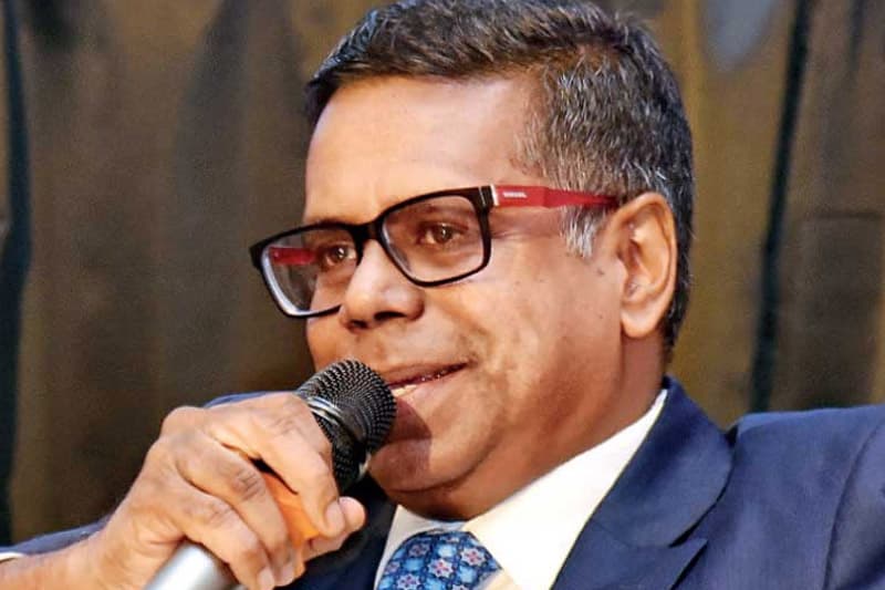 SME ව්යාපාරිකයන් බදු නොගෙවන්න ගිණුම් පොත් 3ක් තියාගෙන බැංකුවලටත් බොරු කරනවා! - ණය නොදෙන බවට බැංකුවලට බණින ව්යවසායකයන්ට යූනියන් බැංකුවේ CEO දිල්ෂාන් රොද්රිගූ ගෙන් දැඩි විවේචනයක්