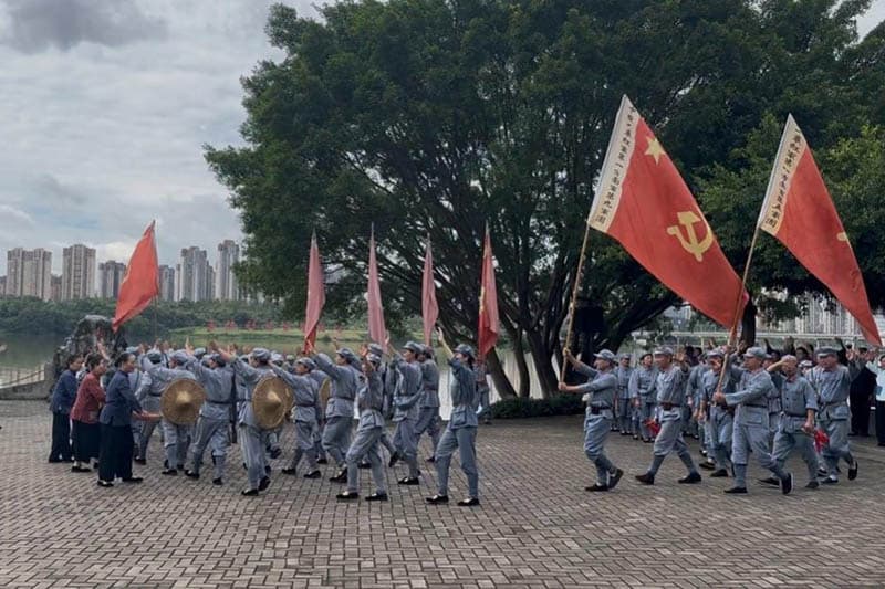 රතු හමුදාවේ දිගු පාගමන... | නදීක විජේවීර